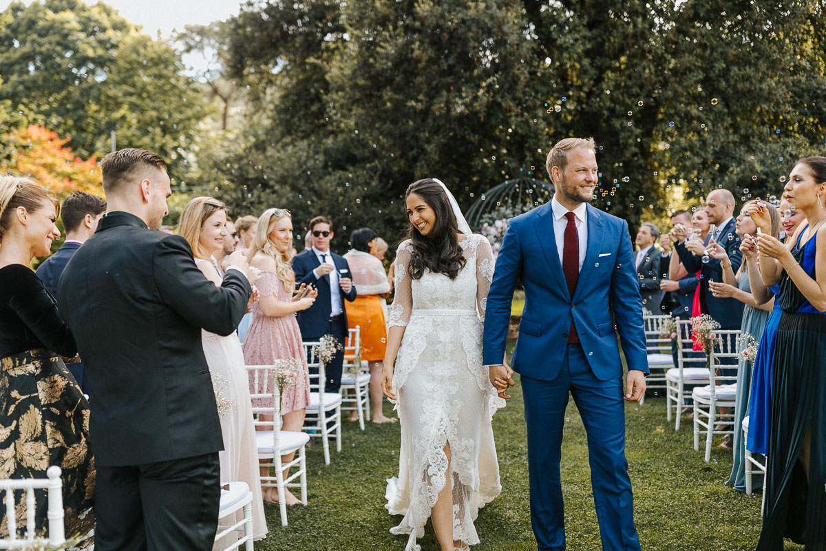 Hochzeit in Italien, Lago Maggiore, Gardasee, Mallorca, Ibiza, Costa Rica, Seychellen und in vielen anderen Ländern.
Destination Wedding